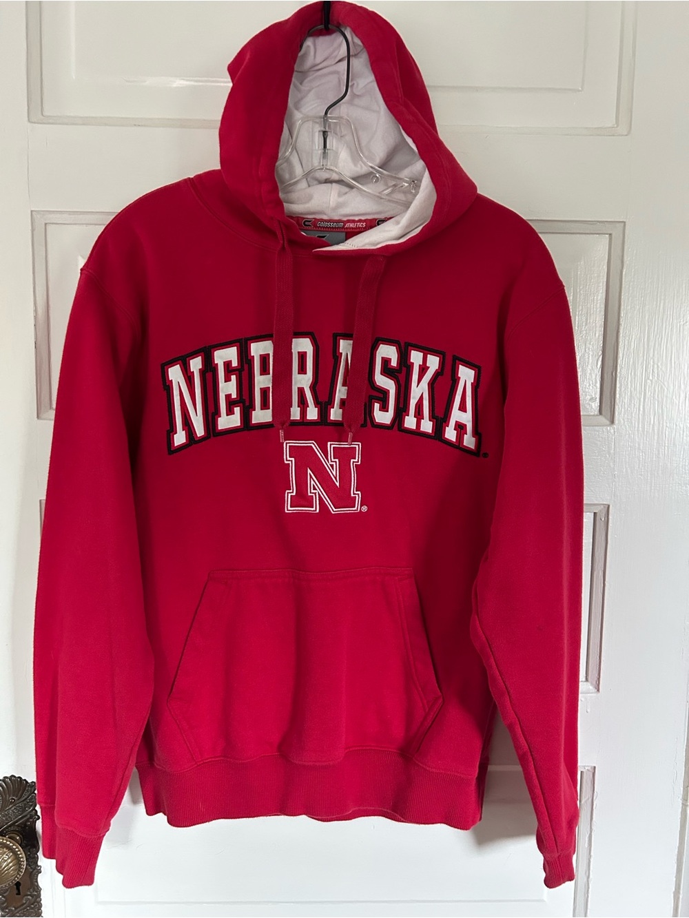 Colosseum Sports Univ of Nebraska Red Pullover Hoodie, Sewn On, Pockets. Small